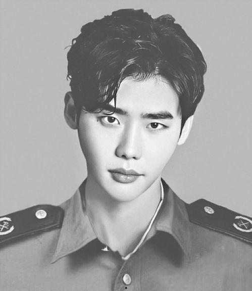 韩国网友爆料李钟硕视频,李钟硕神秘视频曝光，网友热议不断